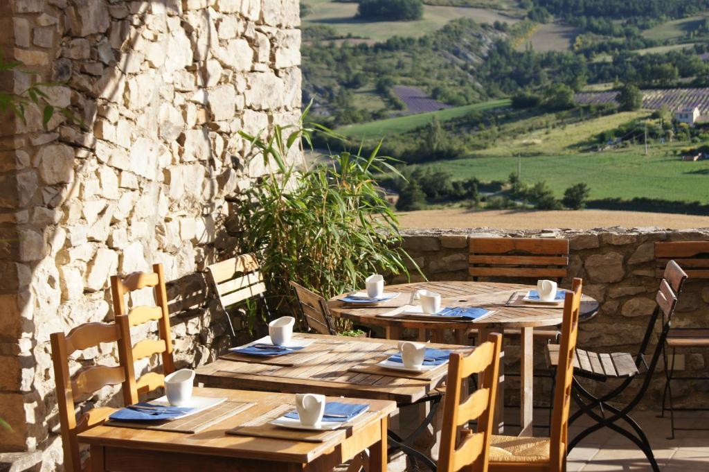 La Claveliere Hotel Saint-Auban-sur-lʼOuvèze Bagian luar foto